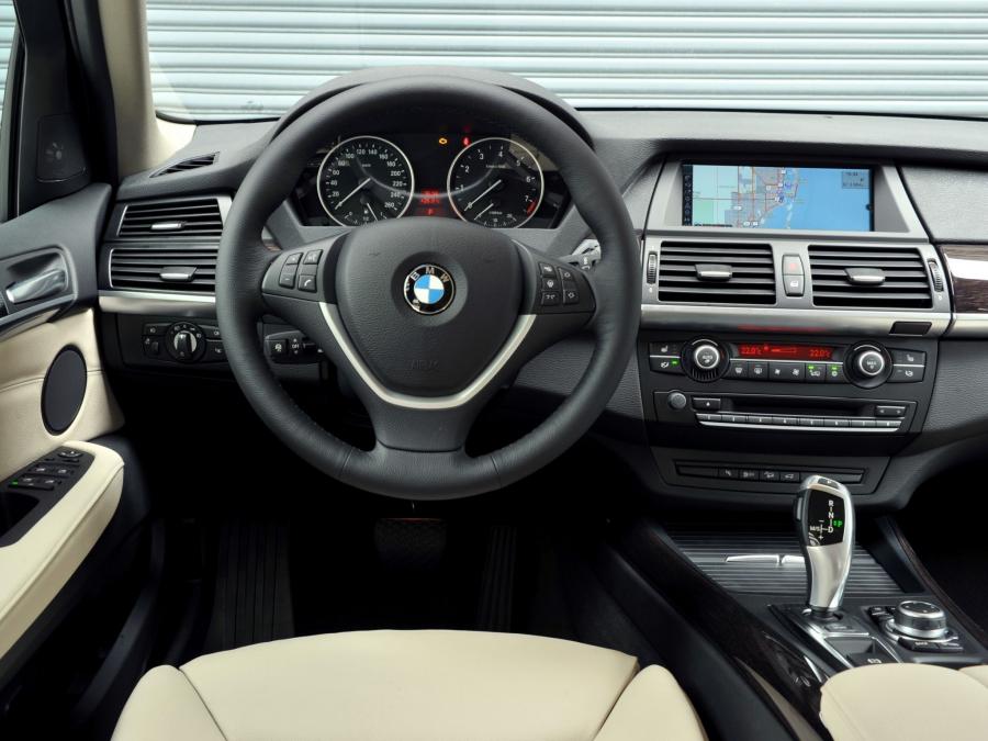  BMW X5 xDrive 3.5i 2010 года  (фото 7 из 16)